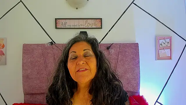 Victoriaa Anderson online show from 02-02-26, 05:44