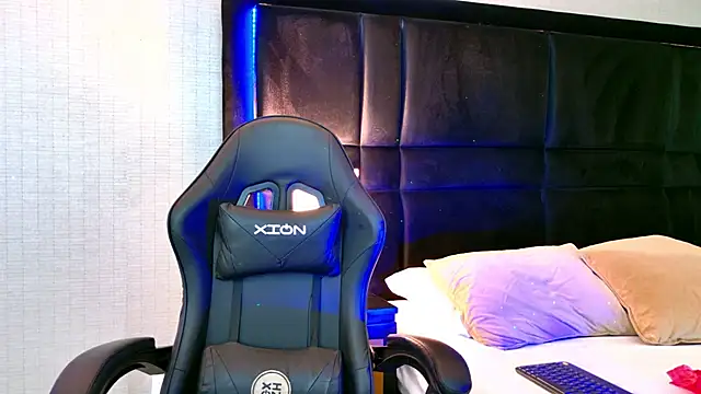 EllaEvanz online show from 11-28-25, 08:00