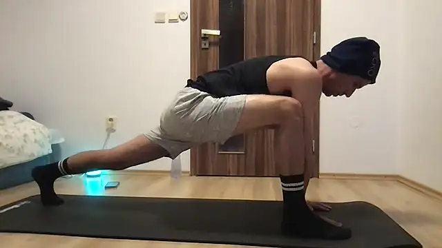 Snapshot of TheShavedGamer chatting on 11-09-25, 03:10 TheShavedGamer online show from 11-09-25, 03:10