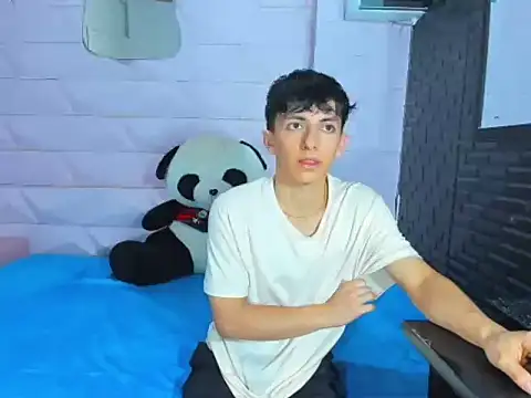 ElanGiraldo online show from 11-25-25, 10:32