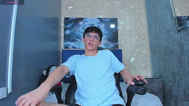 ElanGiraldo online show from 05-05-26, 11:02