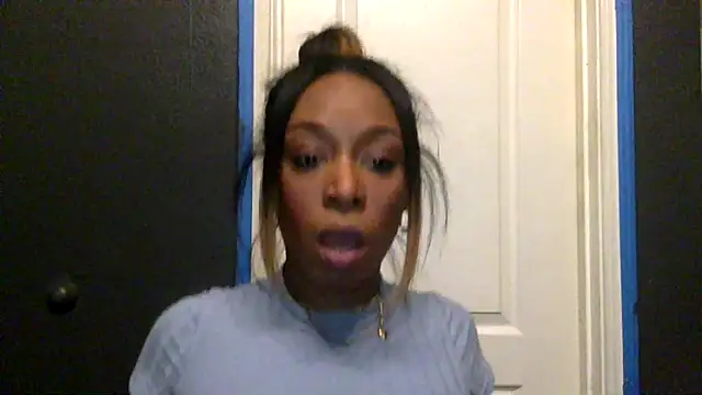 Snapshot of 0shunsquirts chatting on 12-13-25, 10:15 0shunsquirts online show from 12-13-25, 10:15