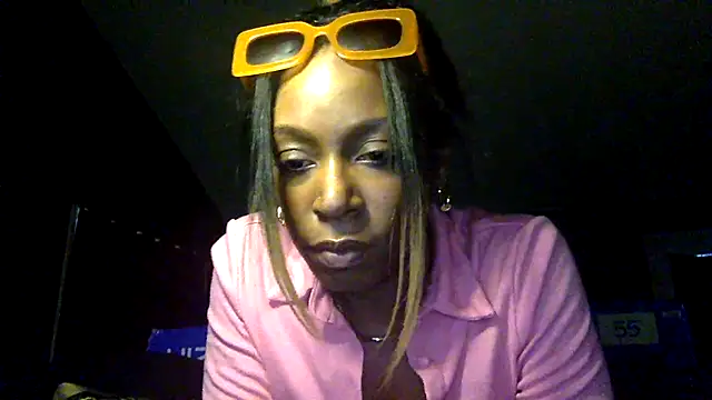 Snapshot of 0shunsquirts chatting on 12-14-25, 12:43 0shunsquirts online show from 12-14-25, 12:43