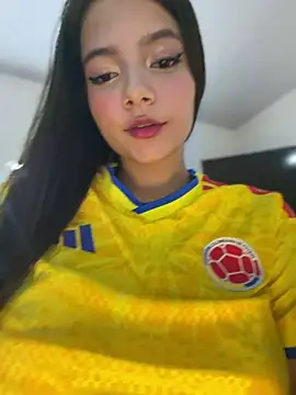 EmmiiGlow online show from 06-28-26, 03:01