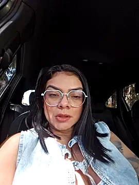 sofiaalarson online show from 04-10-26, 06:34