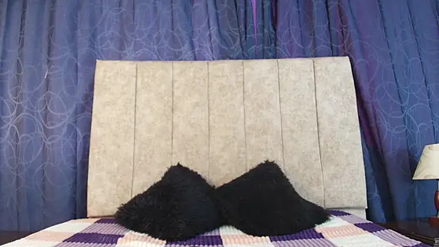 Sofi-Brown online show from 12-19-25, 04:36