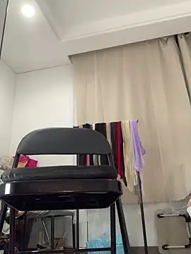 hoho-is online show from 04-17-26, 01:47