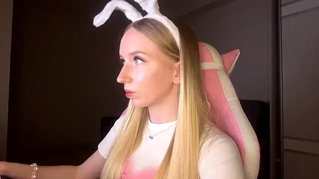 LaceDream online show from 11-26-25, 05:03