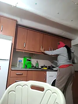 Snapshot of kyliecastell chatting on 12-02-25, 05:41 kyliecastell online show from 12-02-25, 05:41