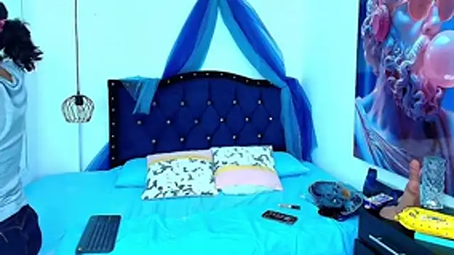 Snapshot of KATY_LOWERY chatting on 01-11-26, 04:06 KATY LOWERY online show from 01-11-26, 04:06