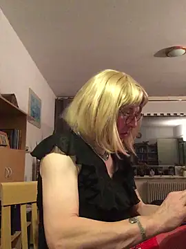 simone xdressing online show from 01-18-26, 07:50