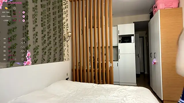 Snapshot of Princess_Darknow chatting on 12-23-25, 08:12 Princess Darknow online show from 12-23-25, 08:12