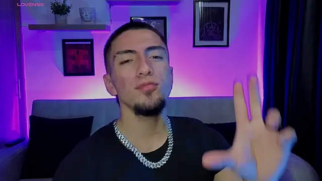 Snapshot of AresMassimoX chatting on 11-13-25, 03:16 AresMassimoX online show from 11-13-25, 03:16