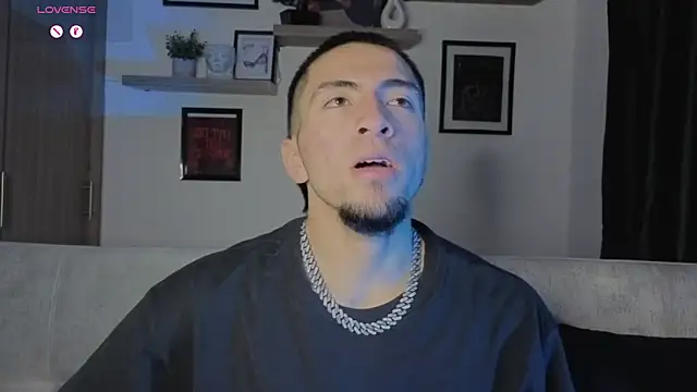 Snapshot of AresMassimoX chatting on 11-23-25, 05:07 AresMassimoX online show from 11-23-25, 05:07