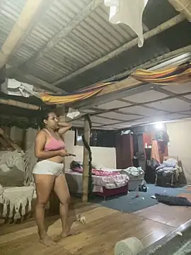 Snapshot of CataniaA22 chatting on 12-17-25, 01:44 CataniaA22 online show from 12-17-25, 01:44