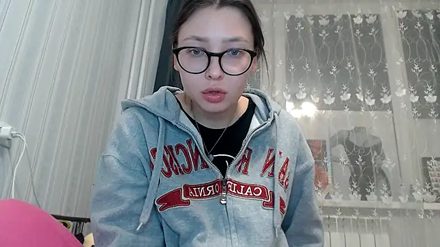 Snapshot of your__gena chatting on 11-25-25, 02:06 your gena online show from 11-25-25, 02:06