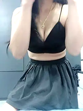   Anna    online show from 11-18-25, 05:28