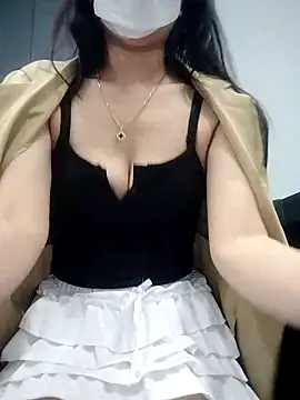   Anna    online show from 11-23-25, 05:24