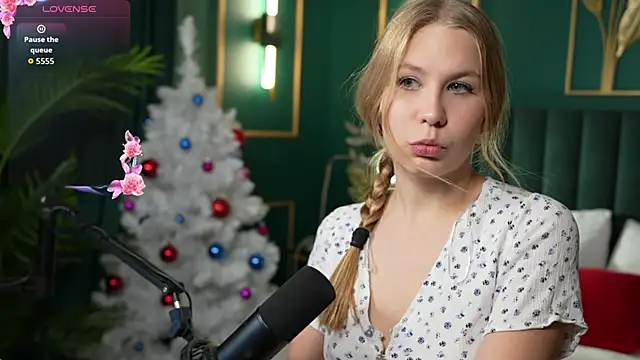 Rosa Evans online show from 12-15-25, 05:06