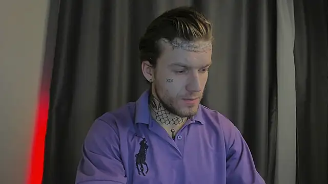 Snapshot of Huntall77 chatting on 12-04-25, 04:27 Huntall77 online show from 12-04-25, 04:27