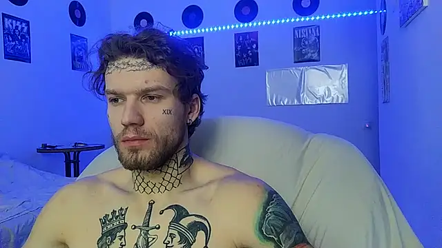 Snapshot of Huntall77 chatting on 12-15-25, 04:44 Huntall77 online show from 12-15-25, 04:44