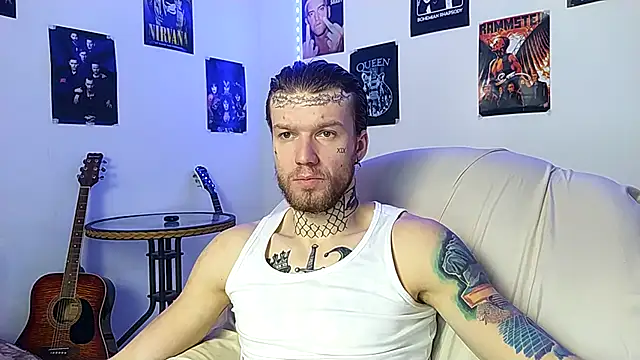 Snapshot of Huntall77 chatting on 12-19-25, 08:32 Huntall77 online show from 12-19-25, 08:32