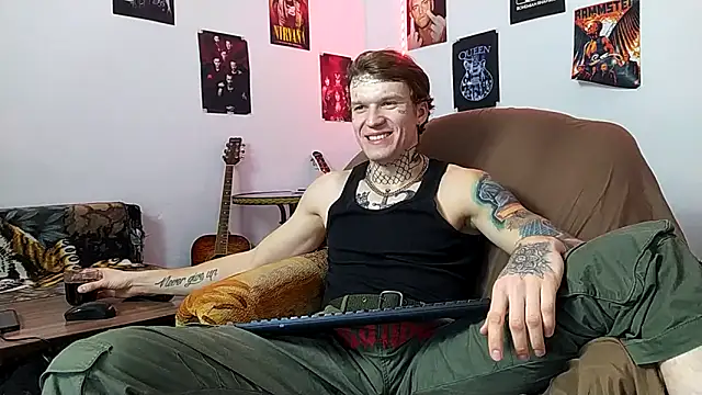 Snapshot of Huntall77 chatting on 12-20-25, 03:30 Huntall77 online show from 12-20-25, 03:30