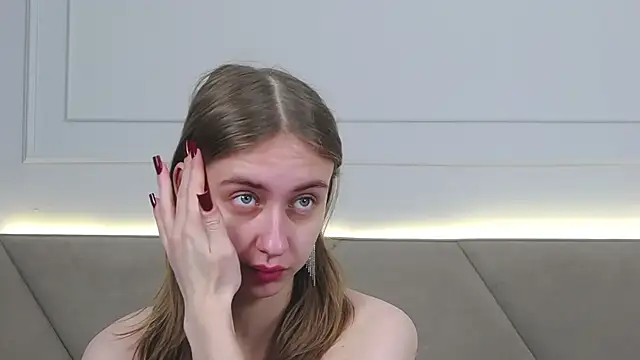 Snapshot of RachaelCute chatting on 11-18-25, 04:28 RachaelCute online show from 11-18-25, 04:28