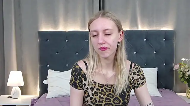 RachaelCute online show from 04-17-26, 04:15