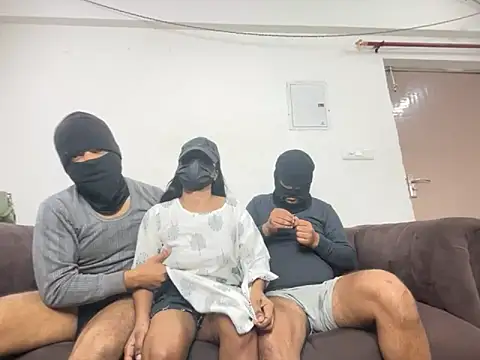 avnikaur online show from 11-15-25, 06:44