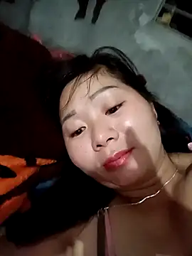 Snapshot of vangkt-cute chatting on 04-25-26, 12:30 vangkt-cute online show from 04-25-26, 12:30