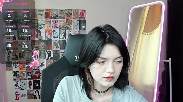 EmmaDarkk online show from 11-13-25, 07:29