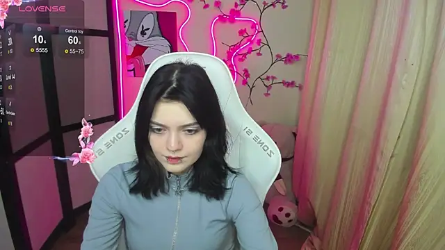 Snapshot of EmmaDarkk chatting on 11-25-25, 10:15 EmmaDarkk online show from 11-25-25, 10:15