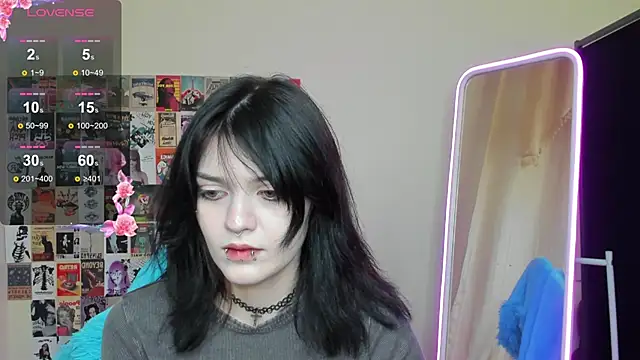 Snapshot of EmmaDarkk chatting on 11-26-25, 09:21 EmmaDarkk online show from 11-26-25, 09:21