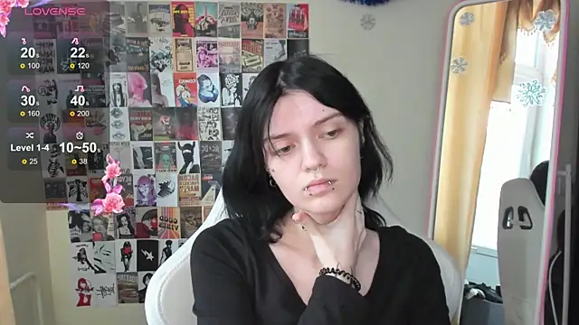 Snapshot of EmmaDarkk chatting on 01-12-26, 03:34 EmmaDarkk online show from 01-12-26, 03:34