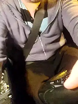 Snapshot of Nousdeux21 chatting on 02-03-26, 05:51 Nousdeux21 online show from 02-03-26, 05:51