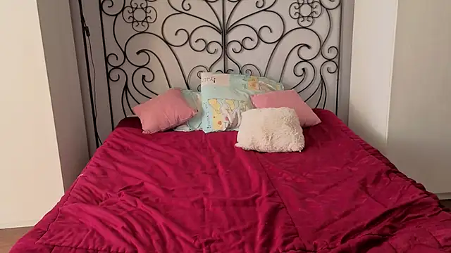 Snapshot of Danny_loves_Mary chatting on 04-29-26, 02:37 Danny loves Mary online show from 04-29-26, 02:37