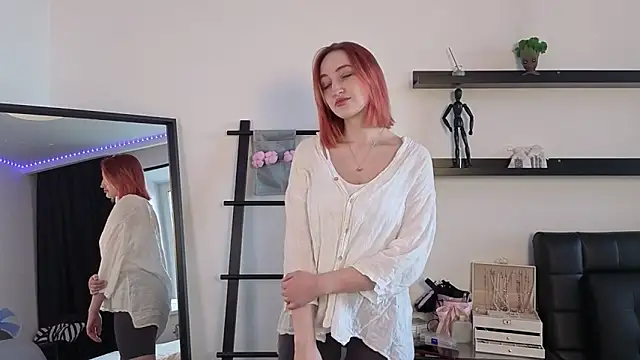 Alisa World8 online show from 11-13-25, 07:18