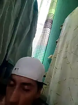 Snapshot of charlyver36 chatting on 11-18-25, 02:21 charlyver36 online show from 11-18-25, 02:21