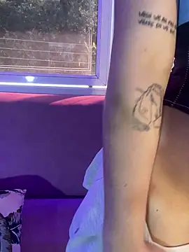 ReiAyanamy online show from 12-14-25, 08:02