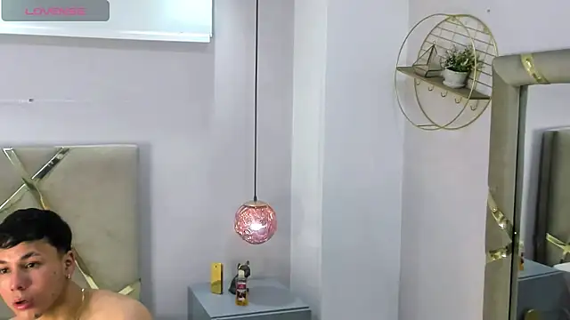 Snapshot of AaronFonseca_ chatting on 11-12-25, 08:08 AaronFonseca online show from 11-12-25, 08:08