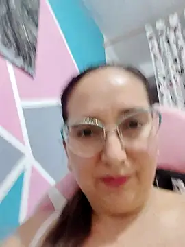 Snapshot of LaLey2702 chatting on 11-30-25, 02:48 LaLey2702 online show from 11-30-25, 02:48