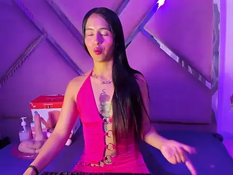 Snapshot of CloeMorenti_ chatting on 11-19-25, 12:49 CloeMorenti online show from 11-19-25, 12:49