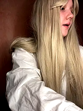 Snapshot of Scarlett_Shadow chatting on 11-15-25, 07:21 Scarlett Shadow online show from 11-15-25, 07:21