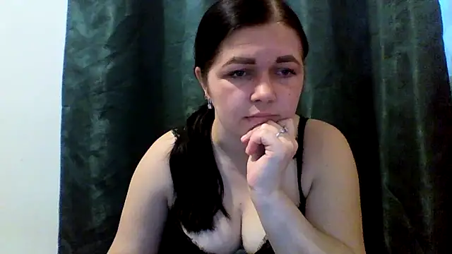 Vitalina282128 online show from 04-05-26, 03:42