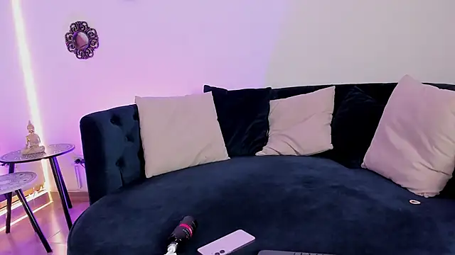 Kimberly  wood online show from 12-16-25, 10:37