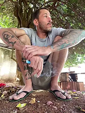 Snapshot of Lucasjandre chatting on 11-18-25, 10:52 Lucasjandre online show from 11-18-25, 10:52