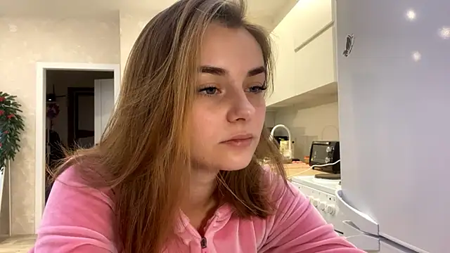 GeralynChiszar online show from 12-17-25, 05:13