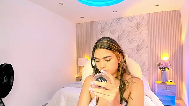 Snapshot of Kim_stonee chatting on 01-05-26, 07:28 Kim stonee online show from 01-05-26, 07:28