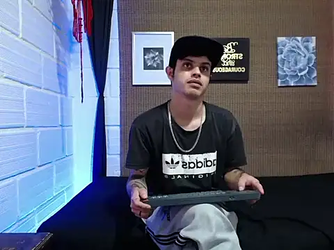 Snapshot of wild_duo777 chatting on 11-27-25, 07:05 wild duo777 online show from 11-27-25, 07:05